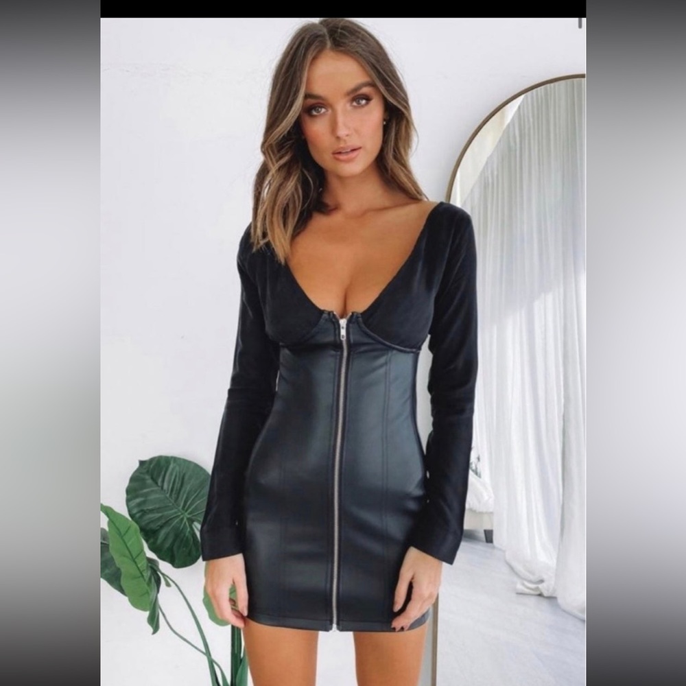 Dress - Picture 6 of 10